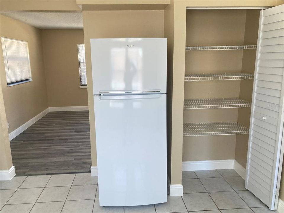 For Rent: $1,450 (2 beds, 1 baths, 980 Square Feet)