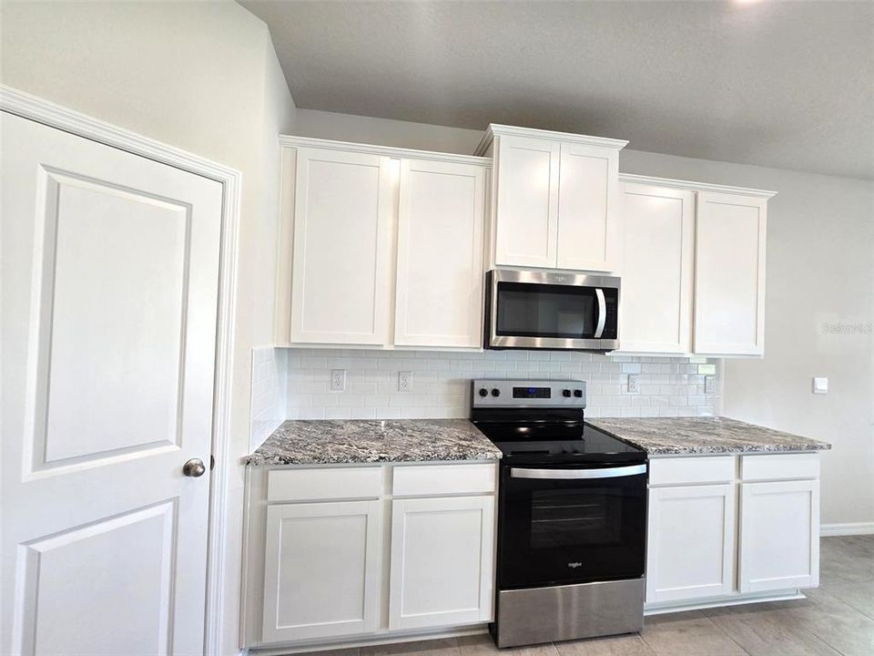 Active With Contract: $2,600 (3 beds, 2 baths, 2036 Square Feet)