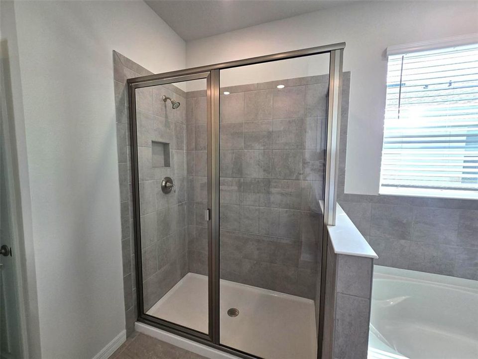 Active With Contract: $2,600 (3 beds, 2 baths, 2036 Square Feet)