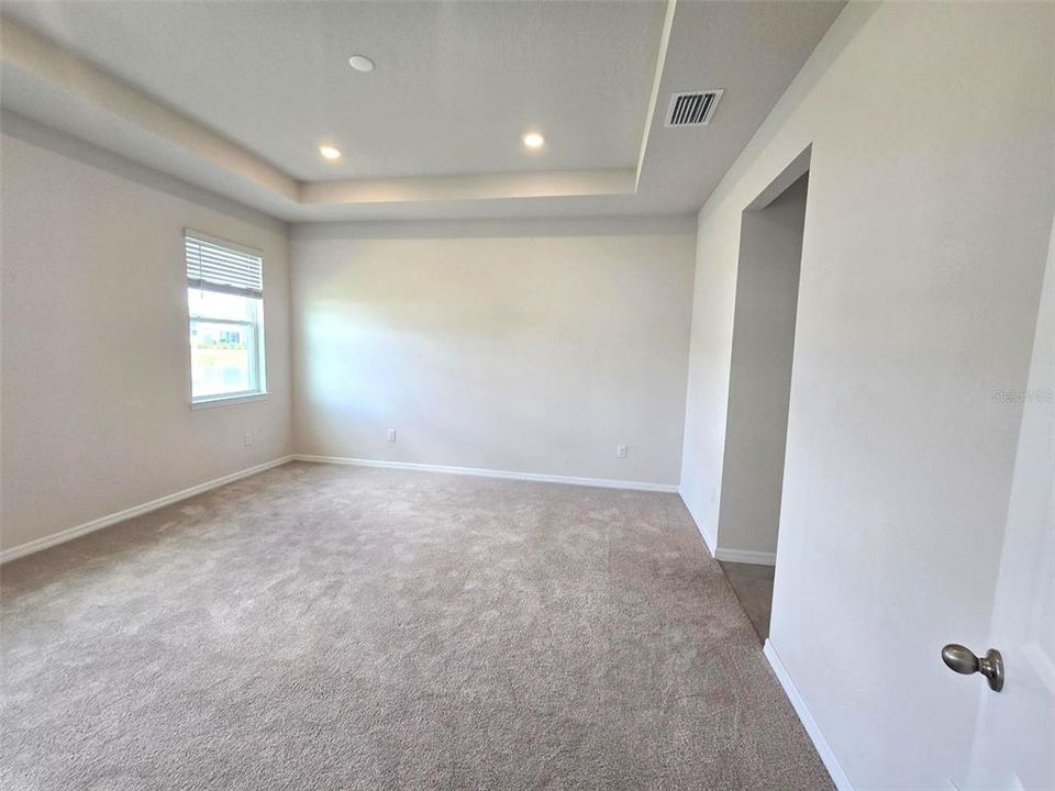 Active With Contract: $2,600 (3 beds, 2 baths, 2036 Square Feet)
