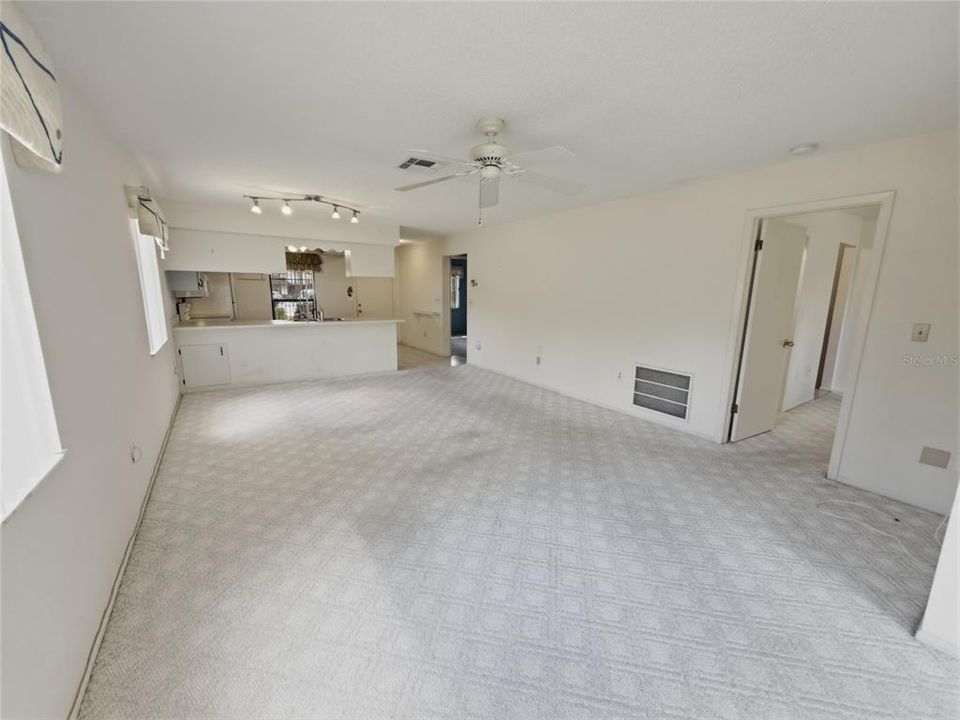 For Sale: $145,000 (2 beds, 2 baths, 1125 Square Feet)