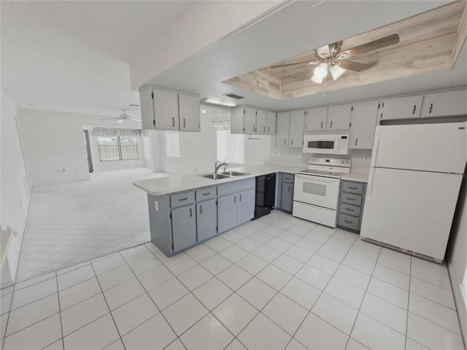 For Sale: $145,000 (2 beds, 2 baths, 1125 Square Feet)