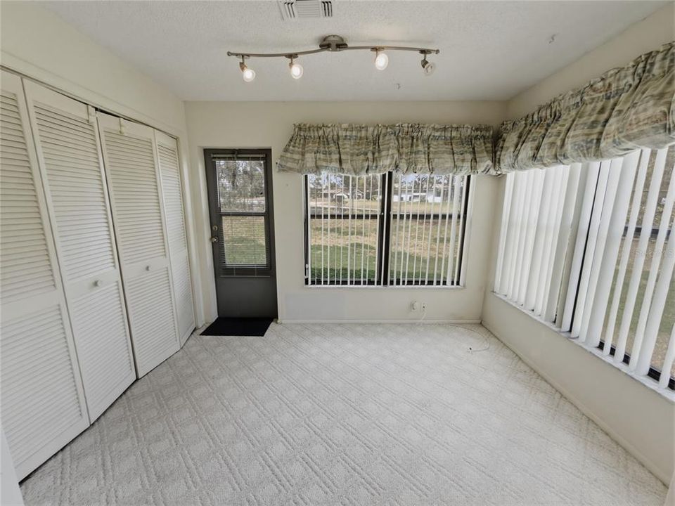 For Sale: $145,000 (2 beds, 2 baths, 1125 Square Feet)