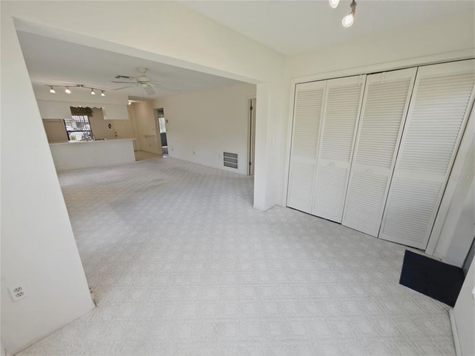 For Sale: $145,000 (2 beds, 2 baths, 1125 Square Feet)