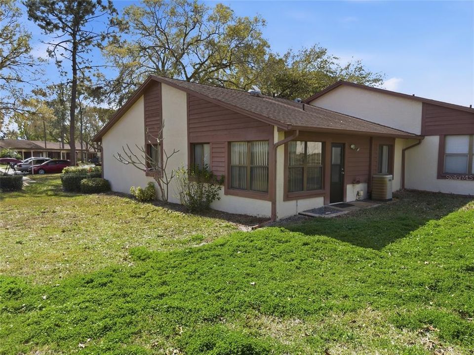 For Sale: $145,000 (2 beds, 2 baths, 1125 Square Feet)