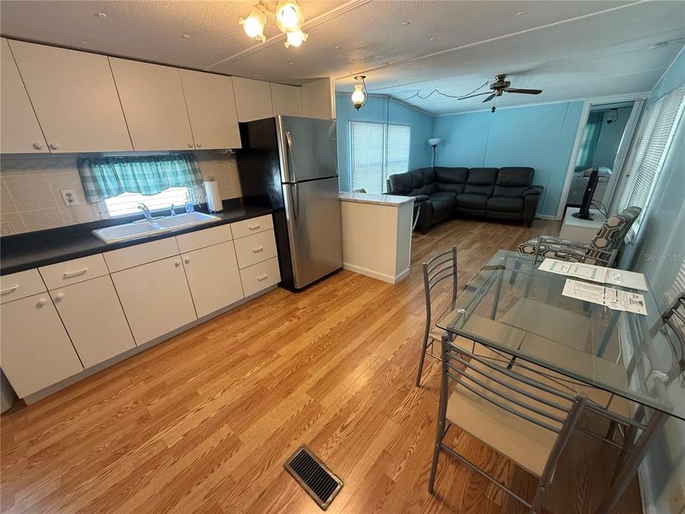 Activo con contrato: $85,000 (2 camas, 1 baños, 636 Pies cuadrados)