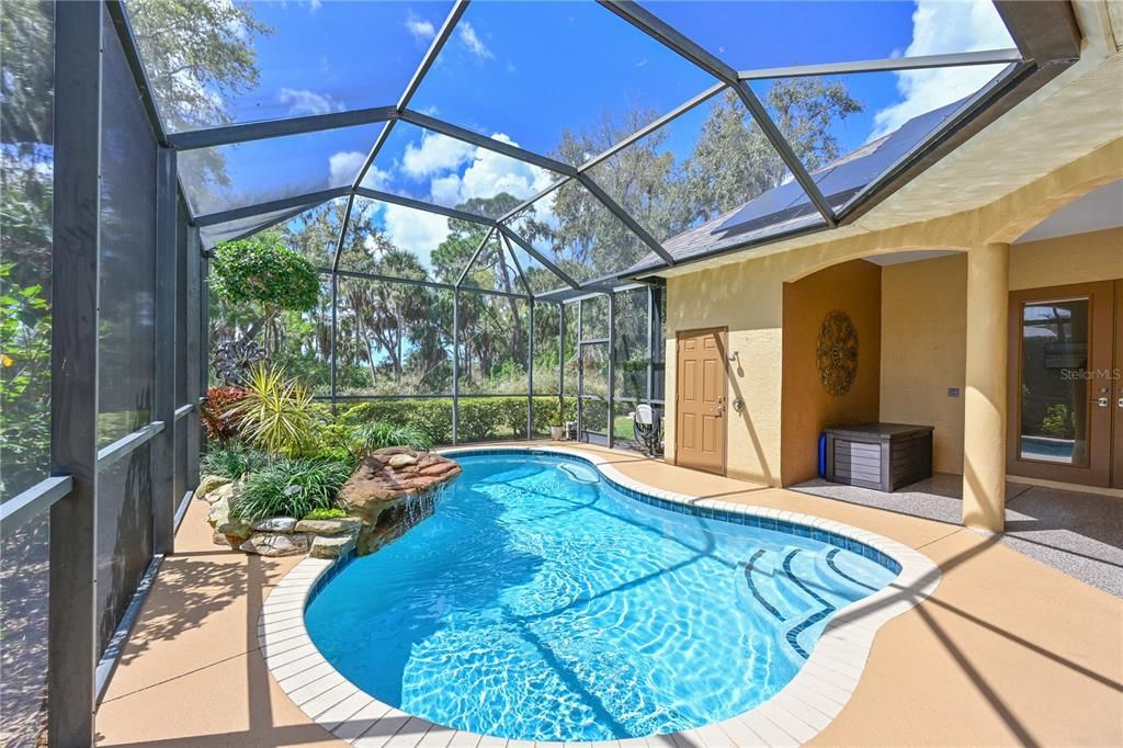 Activo con contrato: $699,900 (3 camas, 2 baños, 2686 Pies cuadrados)
