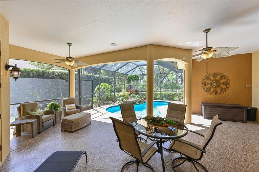 Activo con contrato: $699,900 (3 camas, 2 baños, 2686 Pies cuadrados)