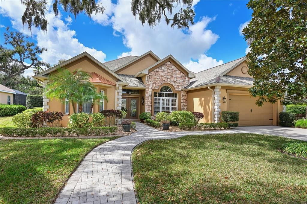 Activo con contrato: $699,900 (3 camas, 2 baños, 2686 Pies cuadrados)