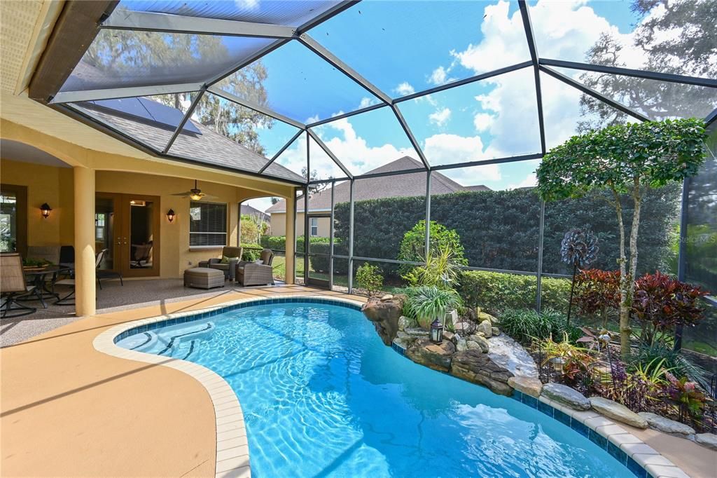 Activo con contrato: $699,900 (3 camas, 2 baños, 2686 Pies cuadrados)