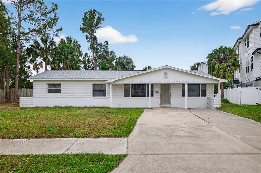 Active With Contract: $695,000 (4 beds, 2 baths, 1832 Square Feet)