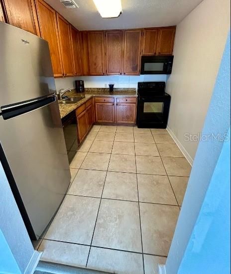Active With Contract: $1,400 (2 beds, 2 baths, 1165 Square Feet)