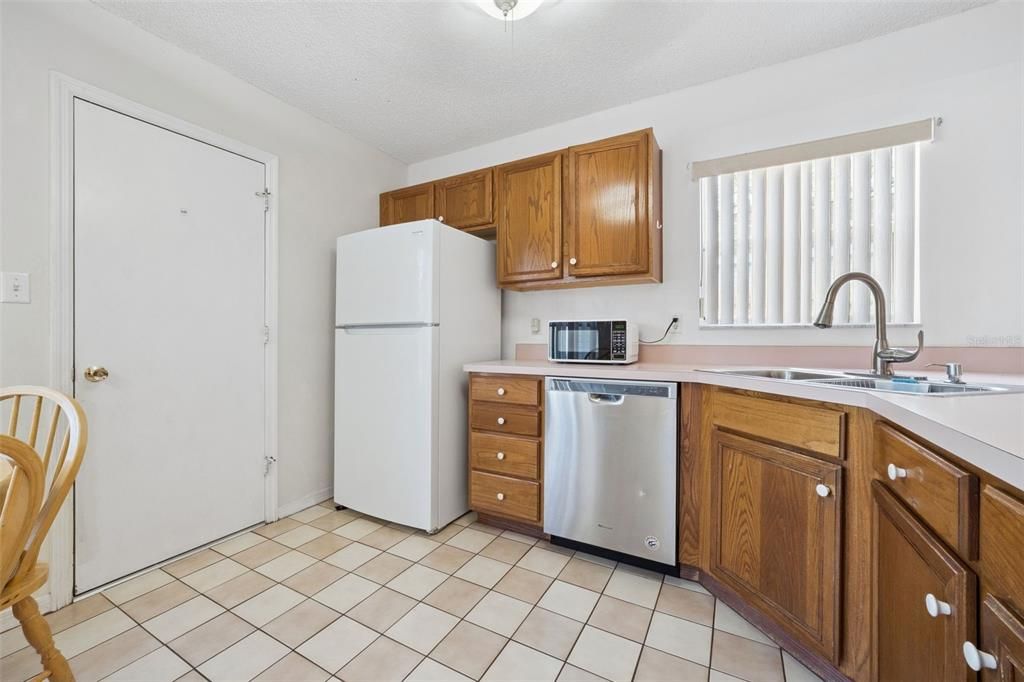 En Venta: $230,000 (2 camas, 2 baños, 1289 Pies cuadrados)