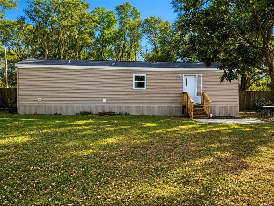 For Sale: $499,999 (5 beds, 3 baths, 2264 Square Feet)