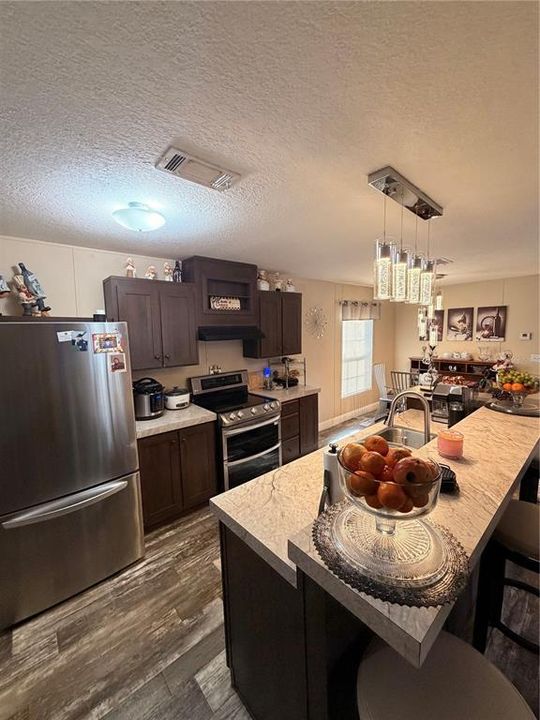 For Sale: $499,999 (5 beds, 3 baths, 2264 Square Feet)