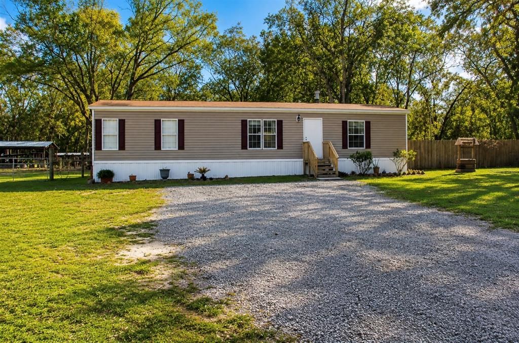 For Sale: $499,999 (5 beds, 3 baths, 2264 Square Feet)