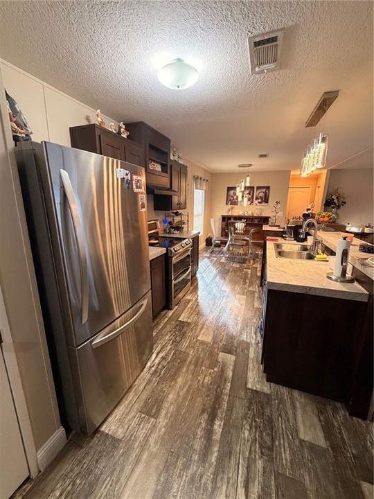 For Sale: $499,999 (5 beds, 3 baths, 2264 Square Feet)