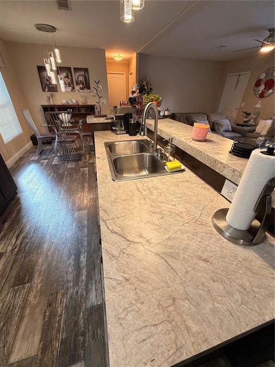 For Sale: $499,999 (5 beds, 3 baths, 2264 Square Feet)