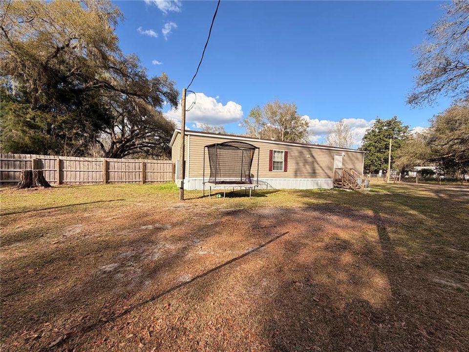 For Sale: $499,999 (5 beds, 3 baths, 2264 Square Feet)