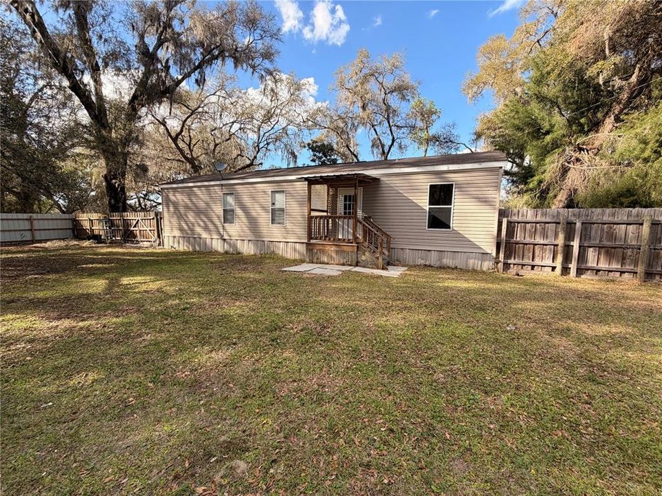 For Sale: $499,999 (5 beds, 3 baths, 2264 Square Feet)