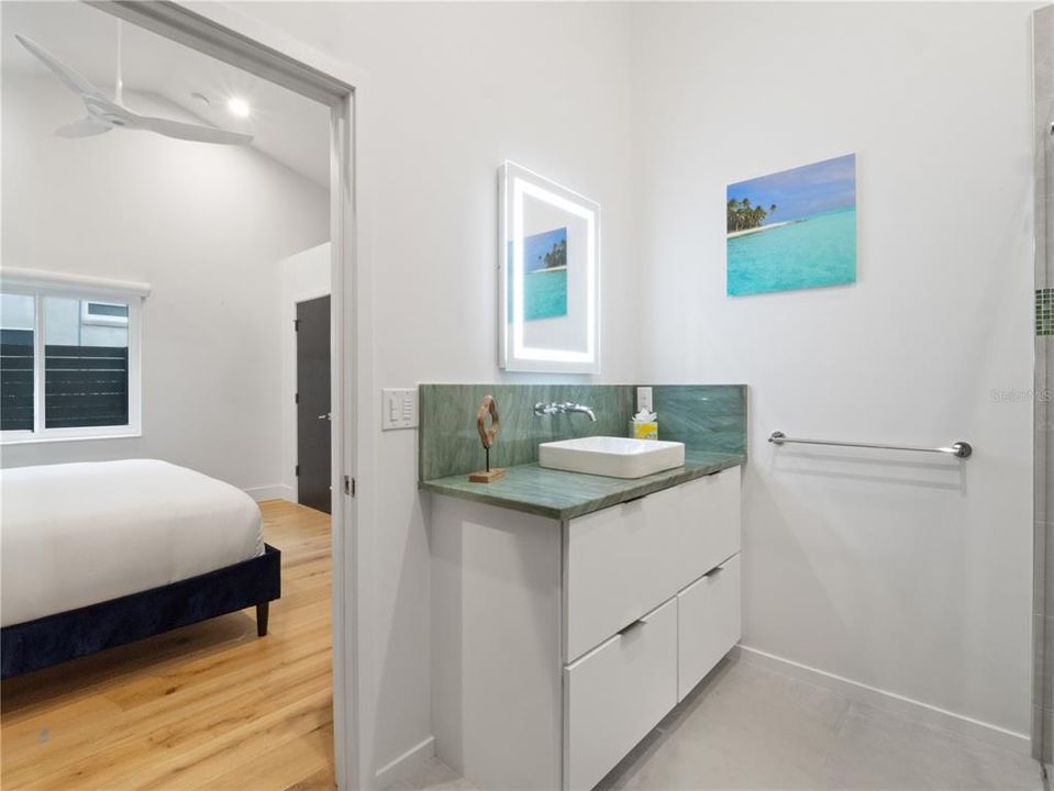 En Venta: $1,825,000 (4 camas, 4 baños, 3185 Pies cuadrados)