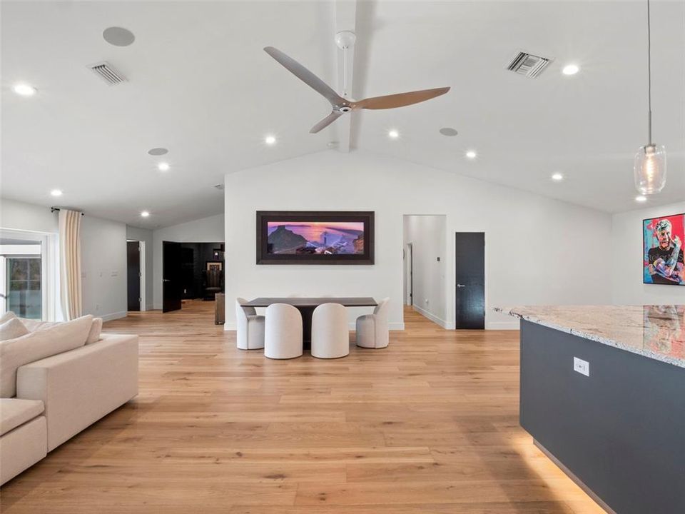 En Venta: $1,825,000 (4 camas, 4 baños, 3185 Pies cuadrados)