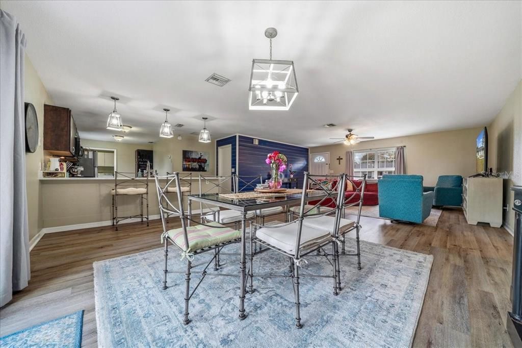 En Venta: $277,500 (3 camas, 2 baños, 1519 Pies cuadrados)