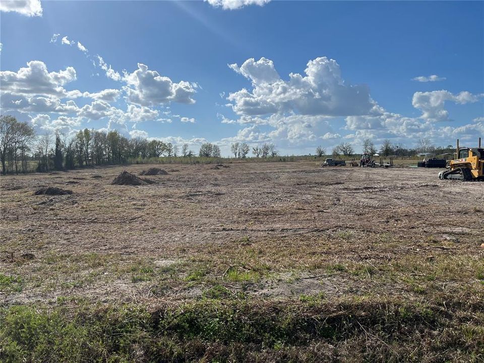 На продажу: $100,000 (5.01 acres)