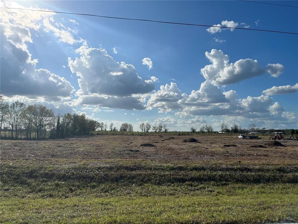 На продажу: $100,000 (5.01 acres)