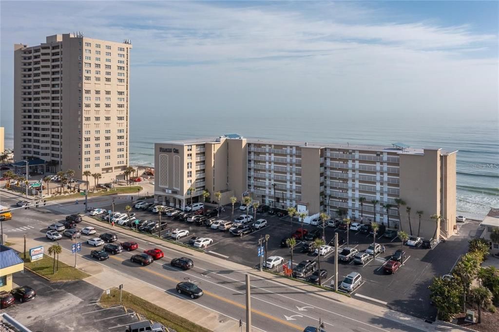 For Sale: $175,000 (1 beds, 1 baths, 385 Square Feet)