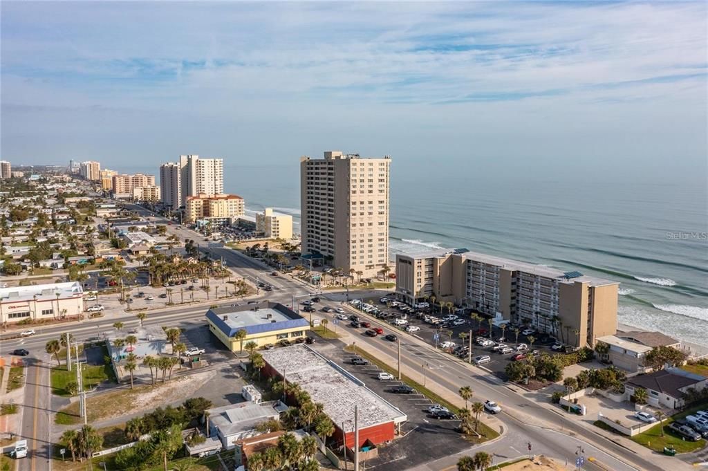For Sale: $175,000 (1 beds, 1 baths, 385 Square Feet)