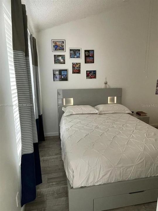 For Sale: $289,900 (2 beds, 2 baths, 1190 Square Feet)