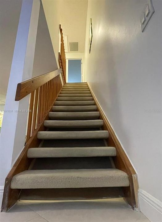 For Sale: $289,900 (2 beds, 2 baths, 1190 Square Feet)