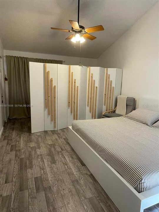 For Sale: $289,900 (2 beds, 2 baths, 1190 Square Feet)