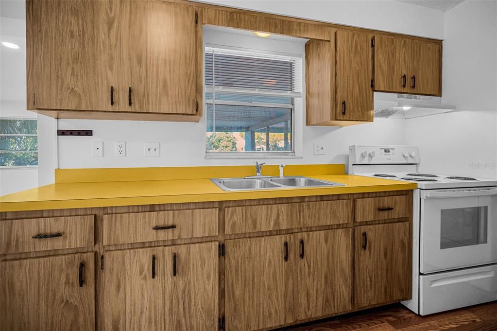 出租: $1,650 (2 贝兹, 1 浴室, 1854 平方英尺)