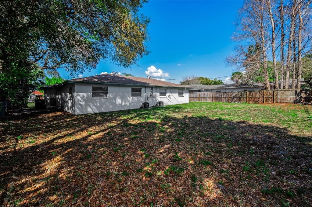 出租: $1,650 (2 贝兹, 1 浴室, 1854 平方英尺)