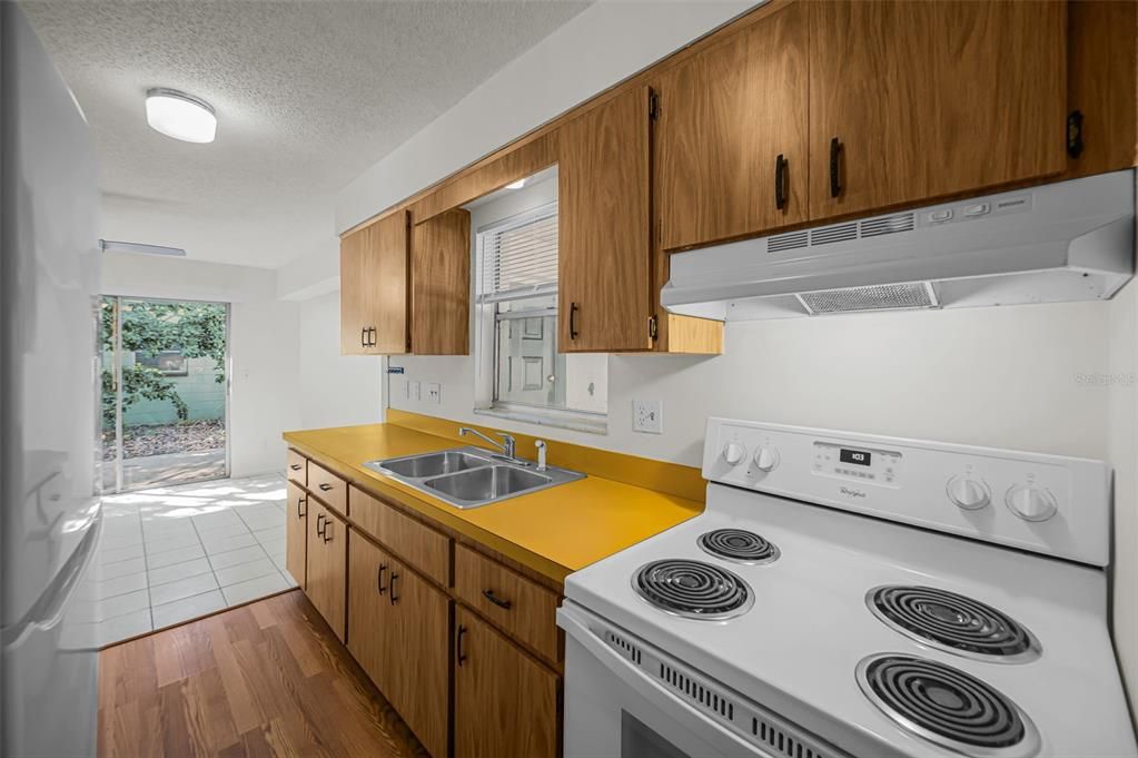 出租: $1,650 (2 贝兹, 1 浴室, 1854 平方英尺)