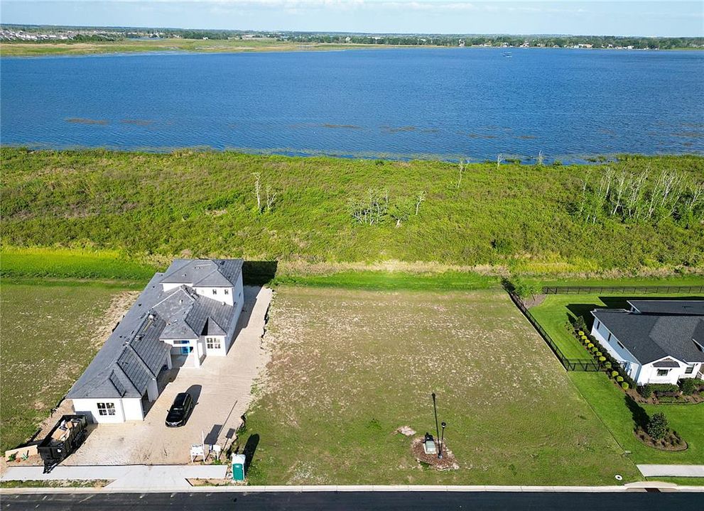 En Venta: $165,000 (0.65 acres)