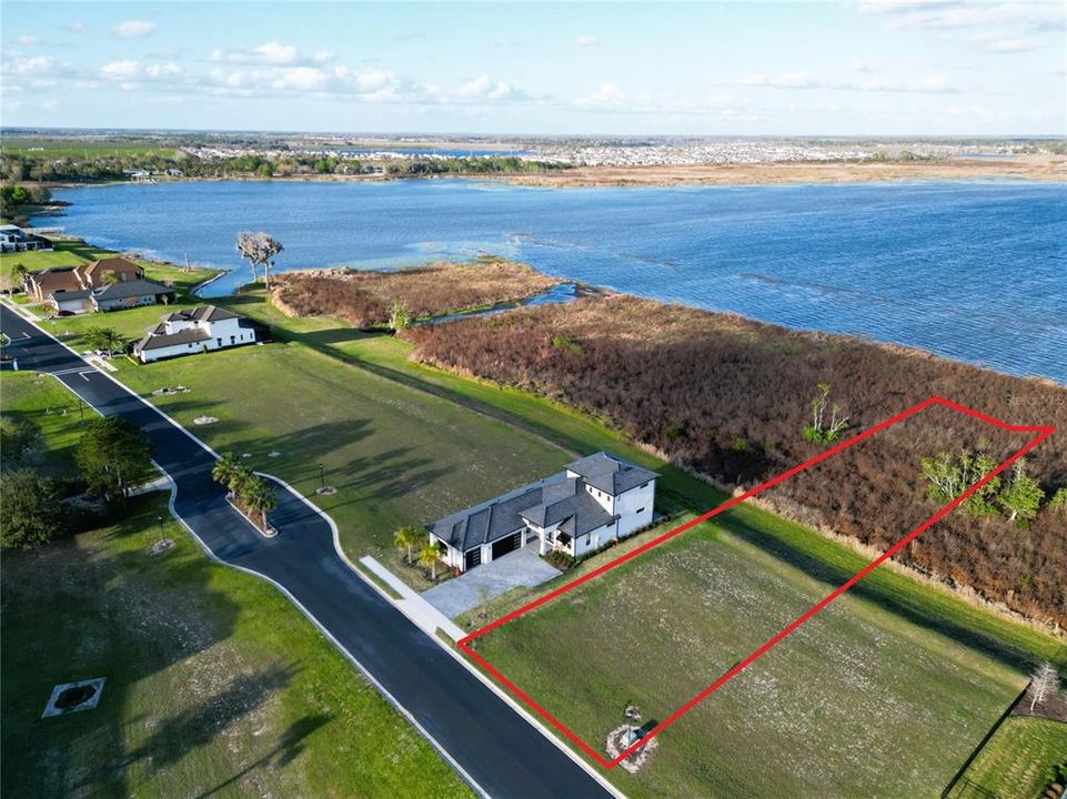 En Venta: $165,000 (0.65 acres)