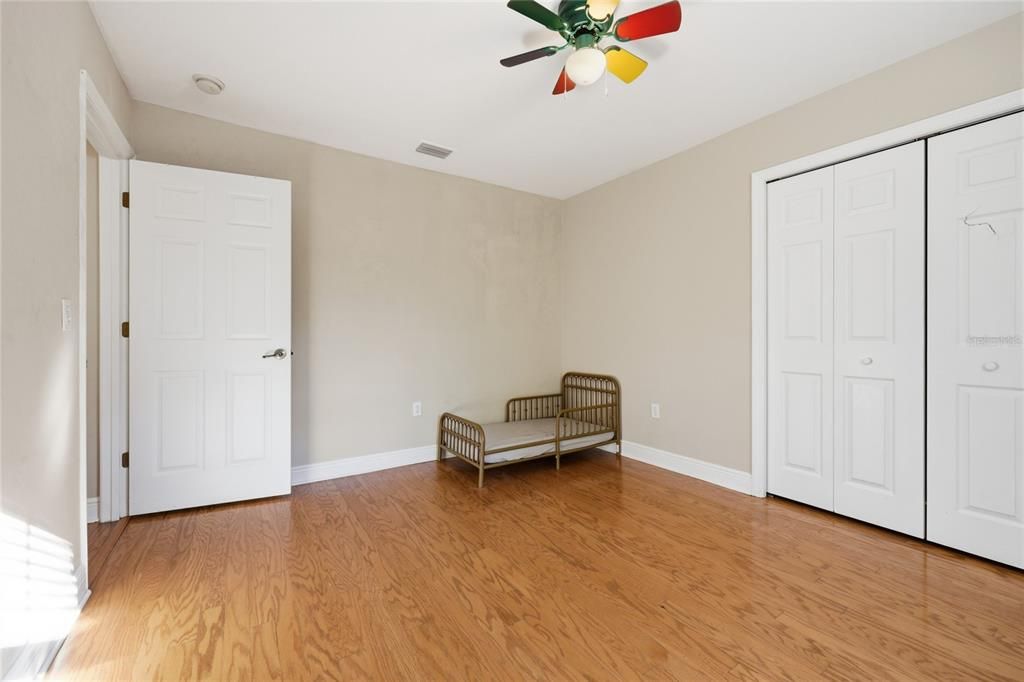 For Sale: $950,000 (5 beds, 3 baths, 3910 Square Feet)