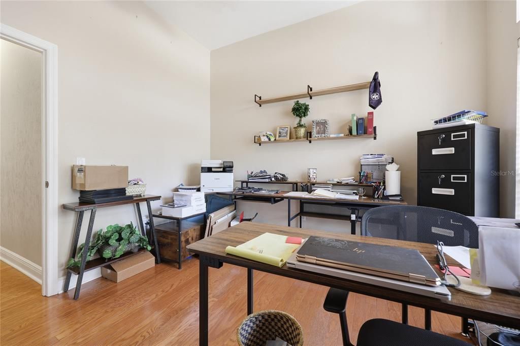 For Sale: $950,000 (5 beds, 3 baths, 3910 Square Feet)