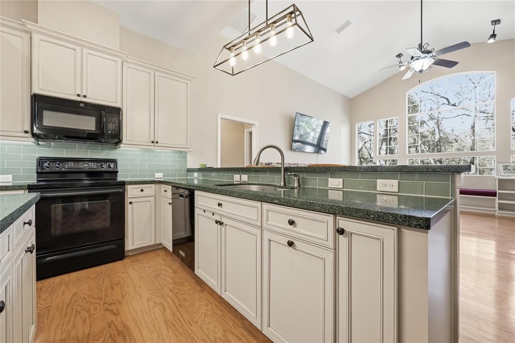 For Sale: $950,000 (5 beds, 3 baths, 3910 Square Feet)