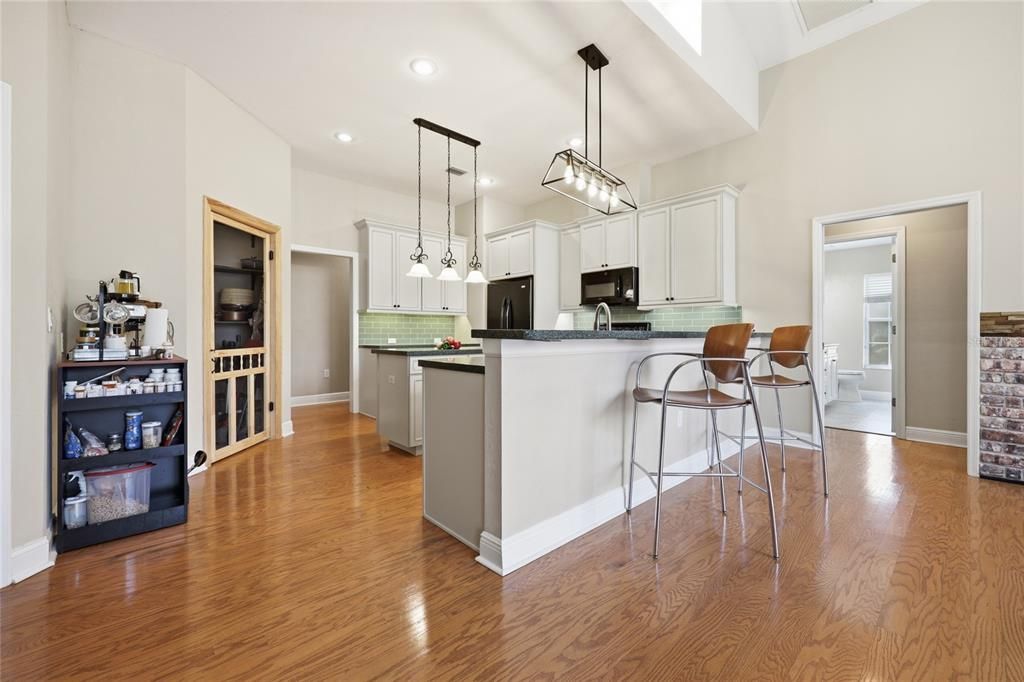 For Sale: $950,000 (5 beds, 3 baths, 3910 Square Feet)