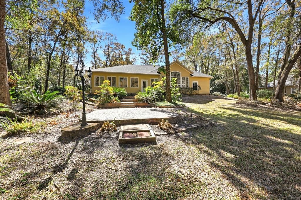 For Sale: $950,000 (5 beds, 3 baths, 3910 Square Feet)