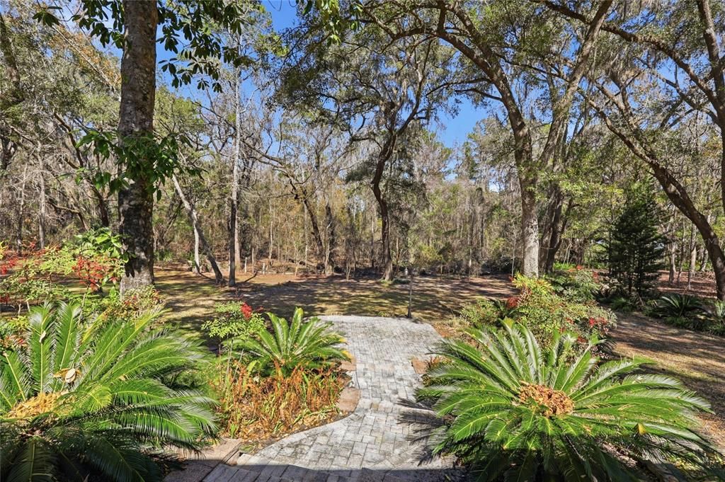 For Sale: $950,000 (5 beds, 3 baths, 3910 Square Feet)