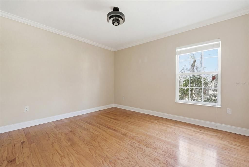 For Sale: $950,000 (5 beds, 3 baths, 3910 Square Feet)