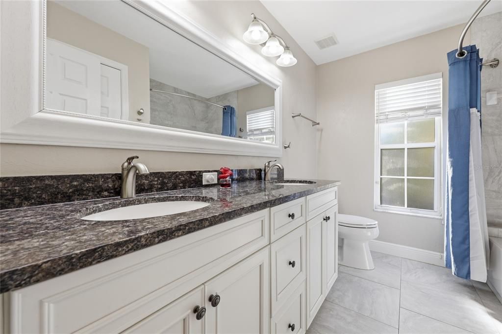 For Sale: $950,000 (5 beds, 3 baths, 3910 Square Feet)