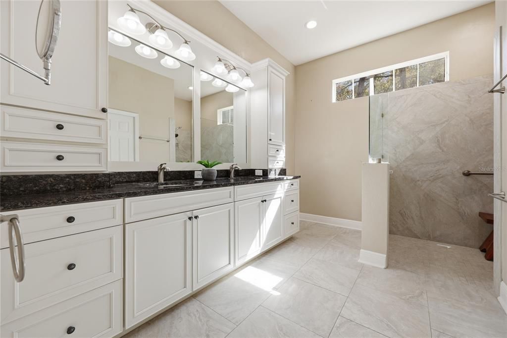 For Sale: $950,000 (5 beds, 3 baths, 3910 Square Feet)