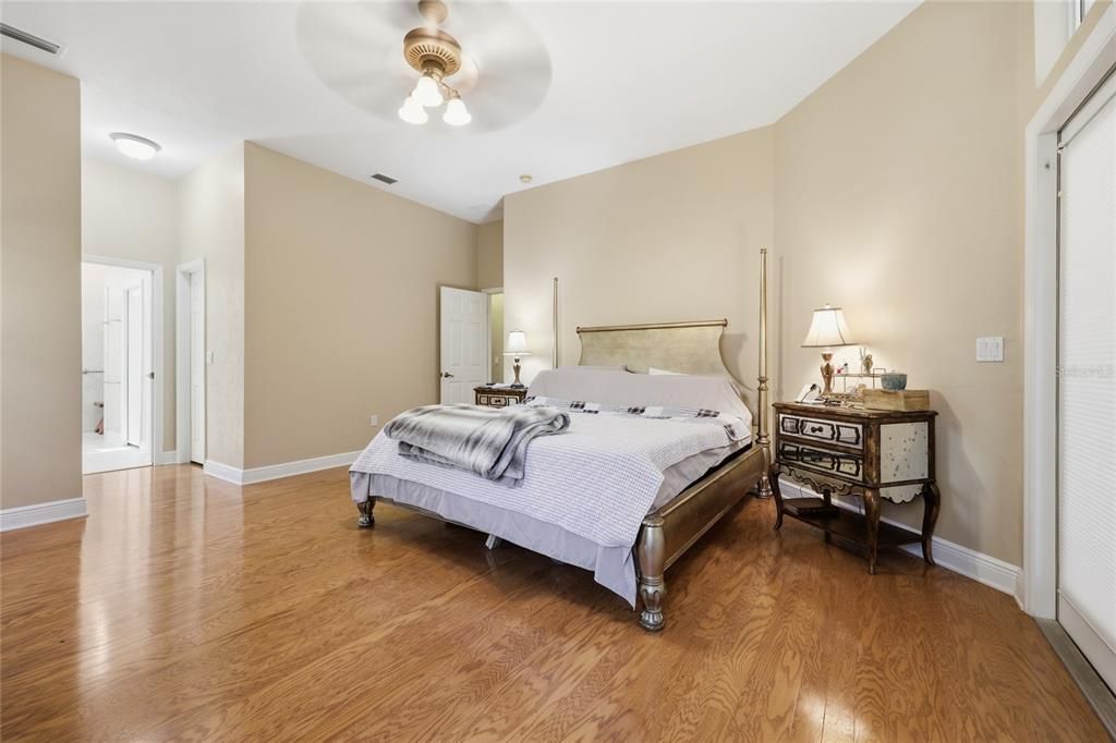 For Sale: $950,000 (5 beds, 3 baths, 3910 Square Feet)