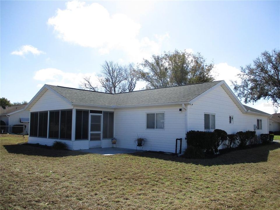 For Sale: $215,000 (2 beds, 2 baths, 1136 Square Feet)